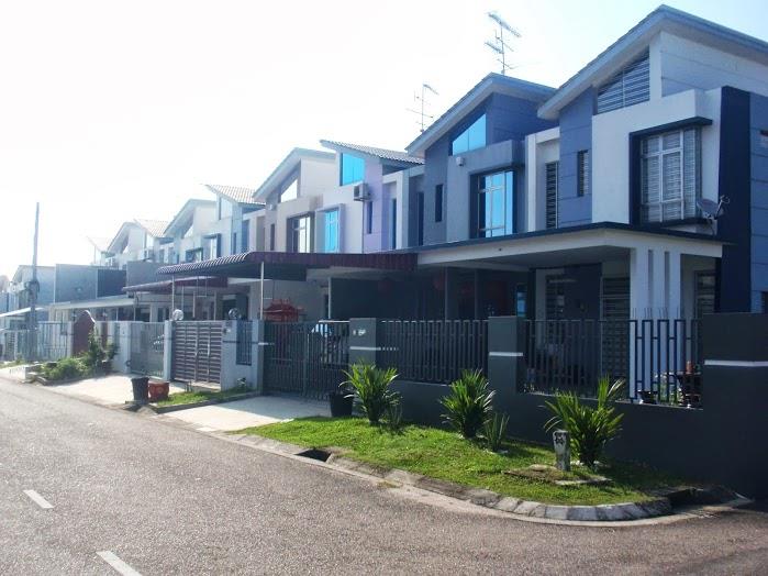Homestay view towards Jusco Aeon with 5 min walking distance, a breeze to walk with your family 13